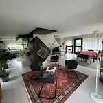 Deloro Villa *