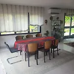 Deloro Villa *