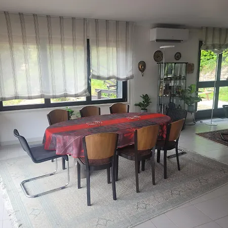 Deloro Villa *